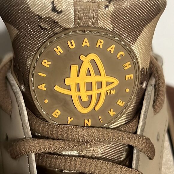 ?? NIKE AIR‎ HUARACHE Desert CAMO Shoes - EUC - Men Sz 10.5  ?? main image 4